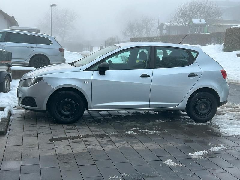 Silber Gebraucht 2011 Seat Ibiza Kleinwagen | 3.700 € (Fairer Preis) - Bild 1/4