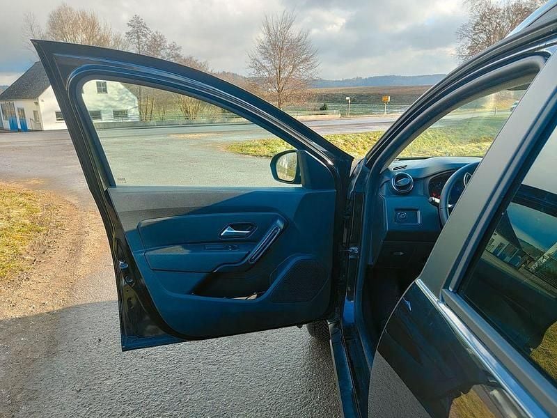 Gebraucht Dacia Duster 114 PS (83 kW) 2018 Schwarz SUV