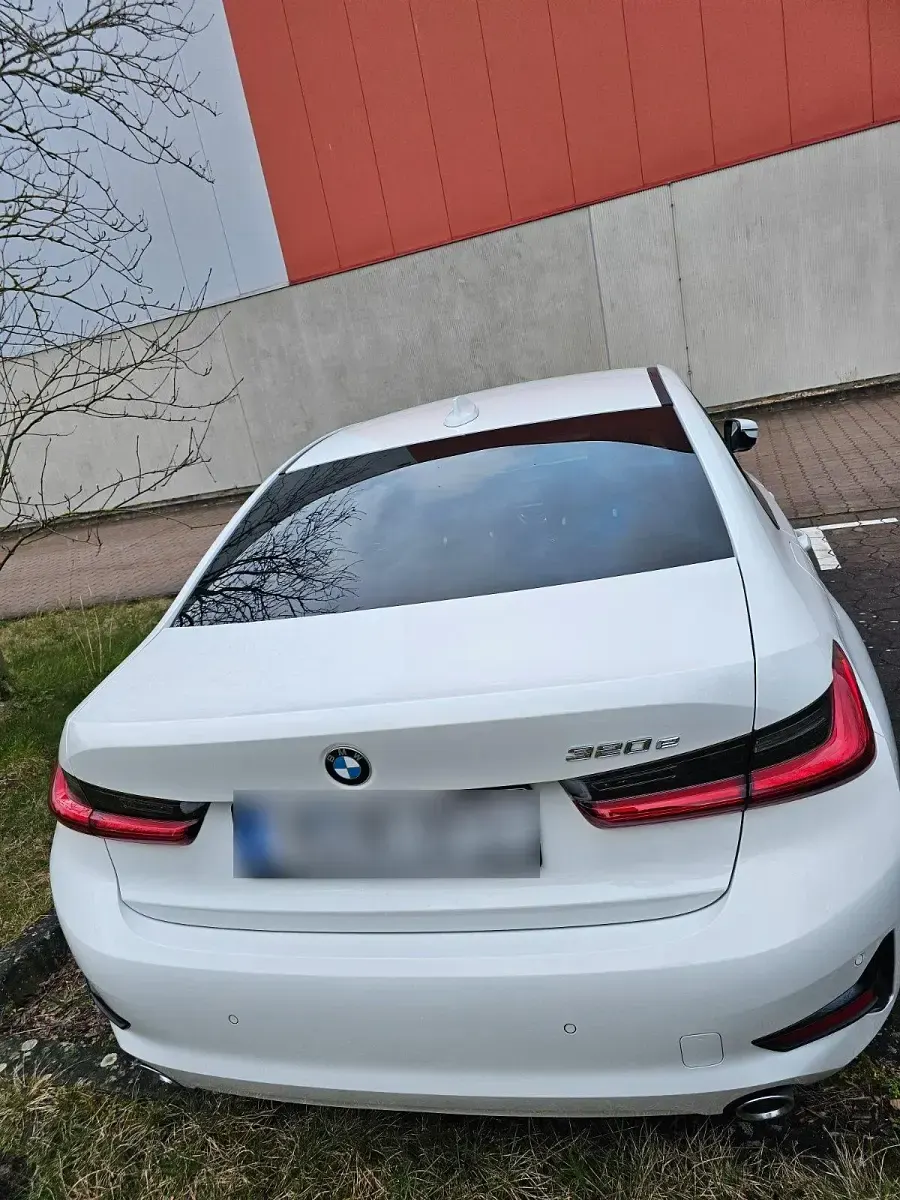 Gebraucht BMW 320e Advantage 204 PS (150 kW) 2021 Limousine