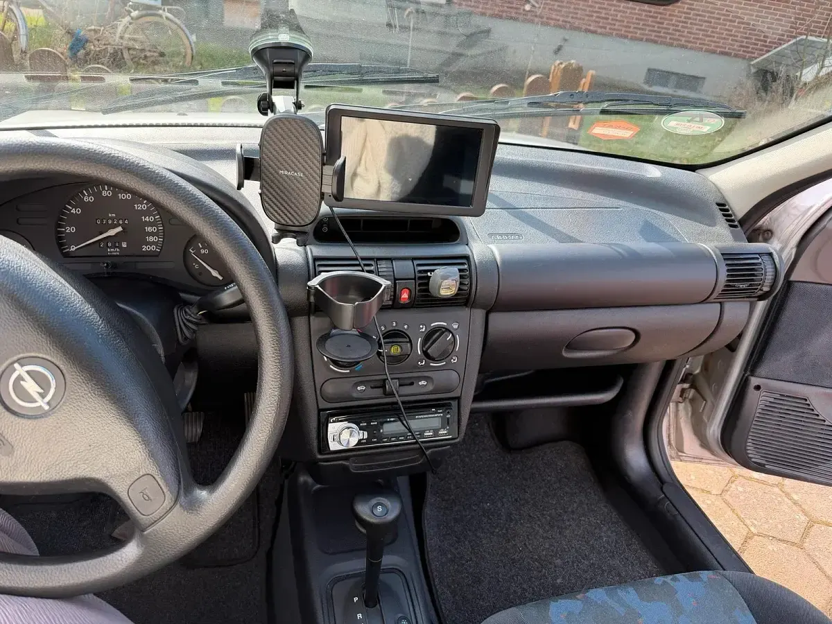 Gebraucht Opel Corsa 65 PS (47 kW) 1999 Silber Kleinwagen