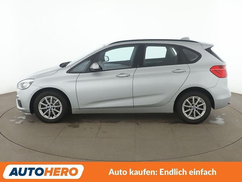 Gebraucht BMW 218 Active Tourer Basis 150 PS (110 kW) 2016 Silber Van / Kleinbus