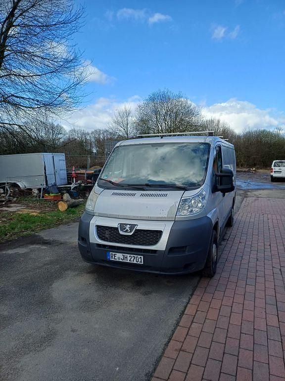 Gebraucht Peugeot Boxer 131 PS (96 kW) 2012 Silber Van