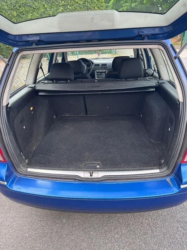 Blau Gebraucht 2002 VW Bora Limousine | 800 € (Guter Preis) - Bild 1/4