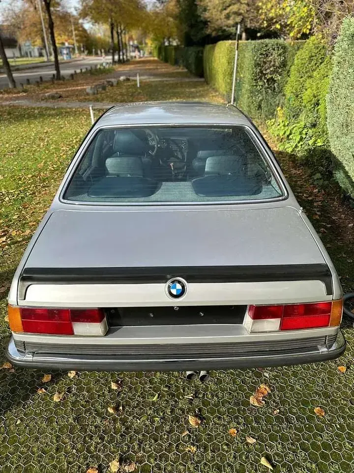 Gebraucht BMW 635 241 PS (177 kW) 1983 Silber Coupé