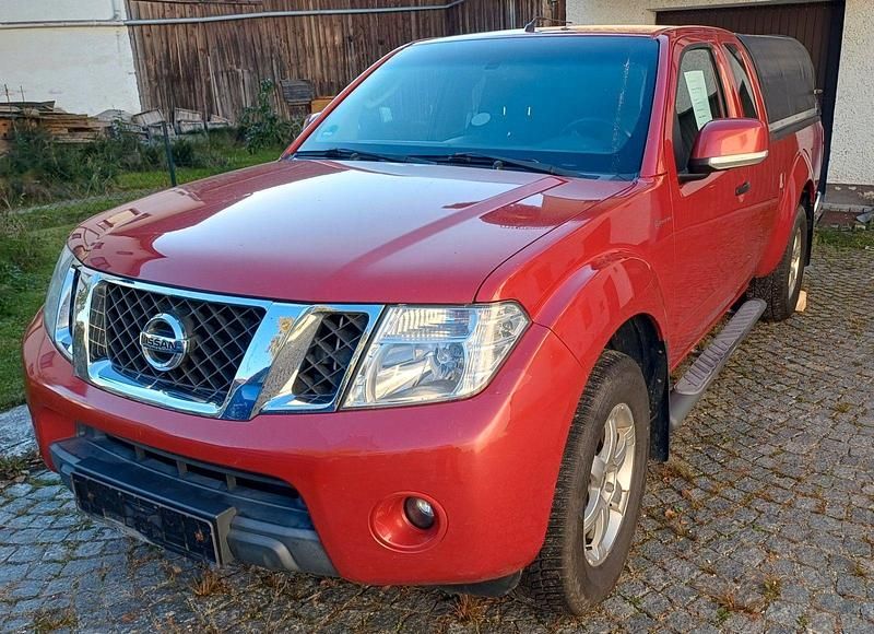Rot Gebraucht 2013 Nissan Navara Abholung | 12.400 € (Fairer Preis) - Bild 1/4