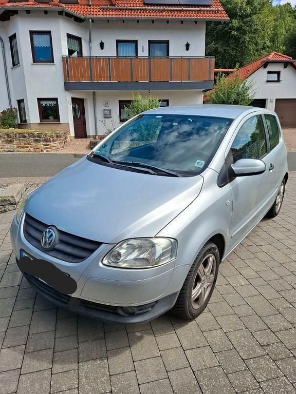 Silber Gebraucht 2010 VW Fox Style Kleinwagen | 3.000 € (Fairer Preis) - Bild 1/4