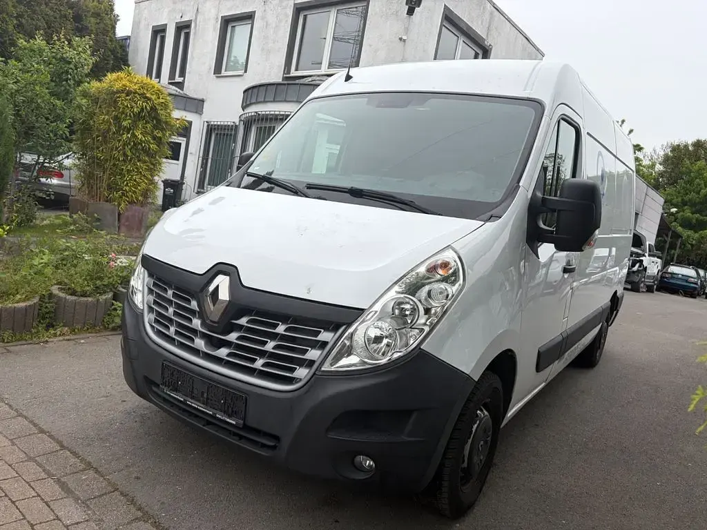 Używany Renault Master 131 KM (96 kW) 2018 Biały Van