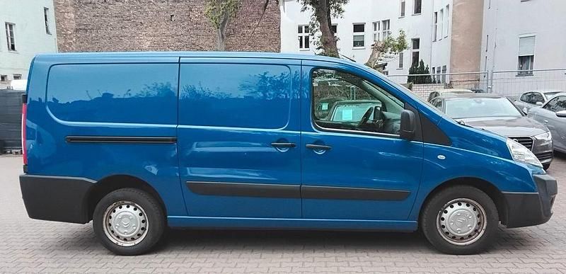 Second-hand Citroën Jumpy 128 CP (94 kW) 2014 Albastru Monovolum