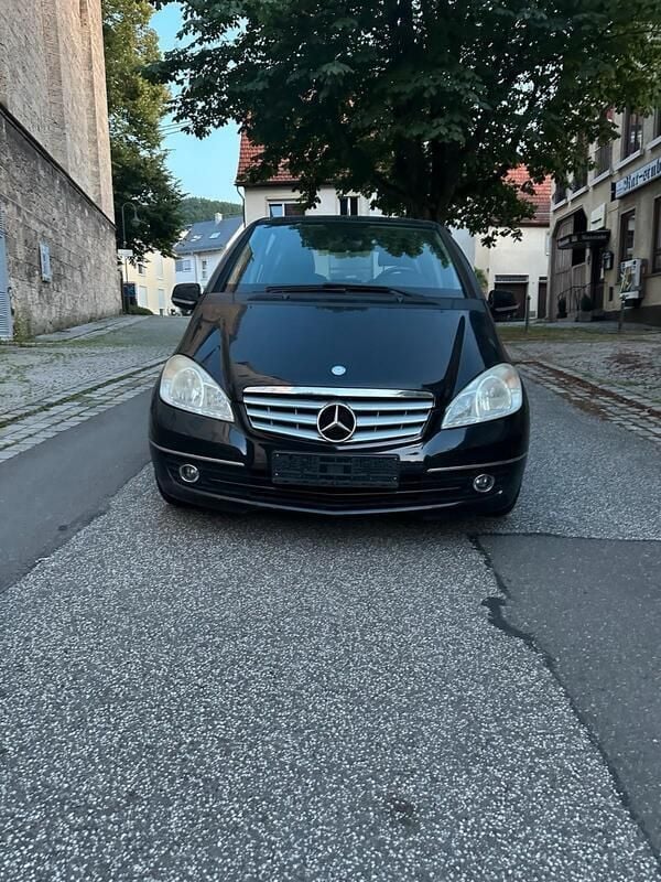 Schwarz Gebraucht 2009 Mercedes A180 Kleinwagen | 4.999 € (Fairer Preis) - Bild 1/4