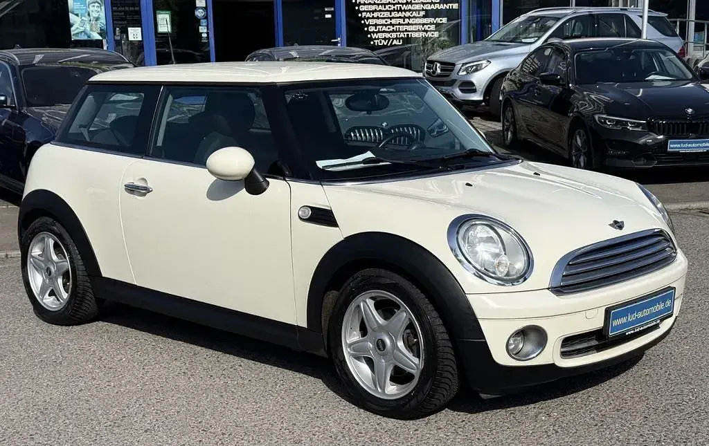 Used Mini ONE 95 HP (69 kW) 2008 White Hatchback