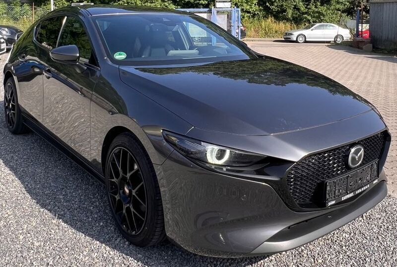 Grau Gebraucht 2020 Mazda 3 Selection Limousine | 17.999 € - Bild 1/4