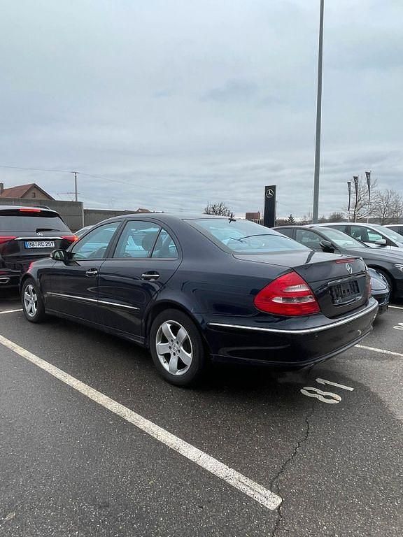 Gebraucht Mercedes E320 Avantgarde 224 PS (164 kW) 2005 Blau Limousine