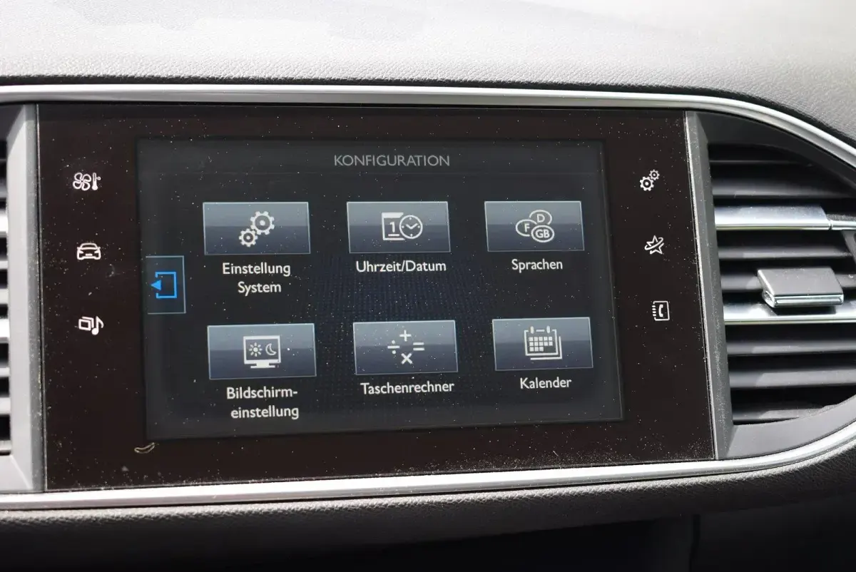 Gebraucht Peugeot 308 120 PS (88 kW) 2016 Schwarz Kombi