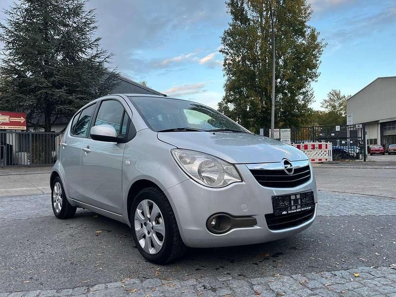Gebraucht Opel Agila Edition 86 PS (63 kW) 2010 Stahlsilber/steel silver Kleinwagen