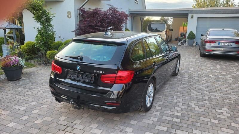 Schwarz Gebraucht 2016 BMW 320 Sport Line Kombi | 13.990 € (Superpreis) - Bild 1/4
