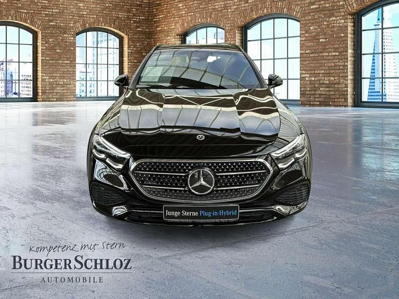 Gebraucht Mercedes E300 Night 313 PS (230 kW) 2025 Metalliclack obsidianschwarz Kombi