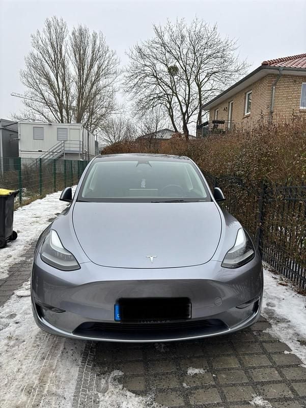 Gebraucht Tesla Model Y Long Range AWD 139 kW (190 PS) 2024 Grau SUV