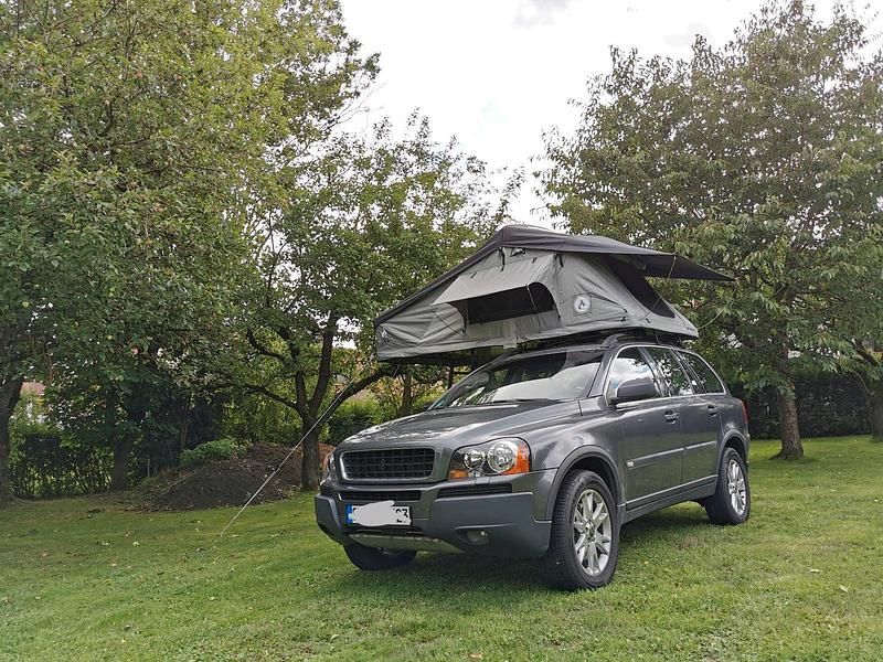 Grau Gebraucht 2004 Volvo XC90 Basis SUV | 14.500 € - Bild 1/4