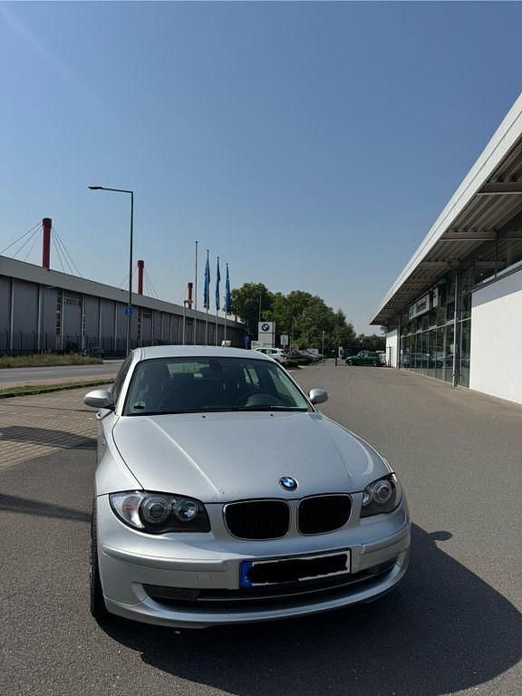 Silber Gebraucht 2008 BMW 118 Kleinwagen | 3.000 € (Superpreis) - Bild 1/4