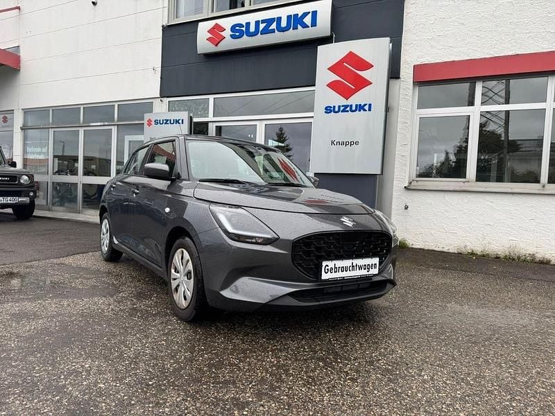 Grau Gebraucht 2025 Suzuki Swift Club Limousine | 14.900 € (Guter Preis) - Bild 1/4