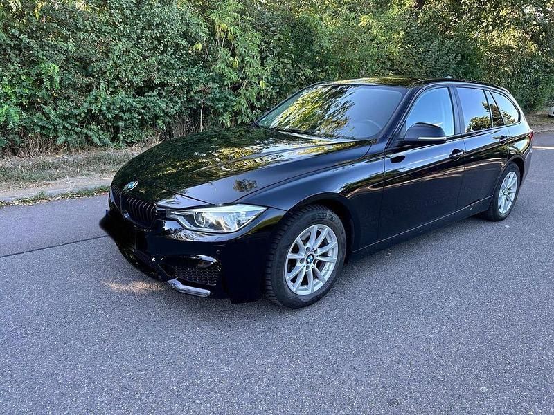 Schwarz Gebraucht 2016 BMW 320 Kombi | 7.750 € (Fairer Preis) - Bild 1/4