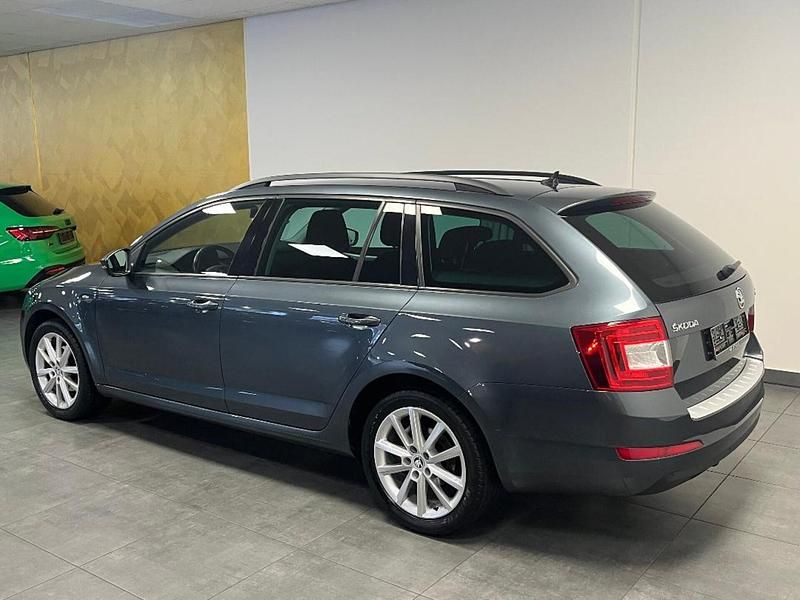 Gebraucht Skoda Octavia Joy 150 PS (110 kW) 2016 Grau Kleinwagen