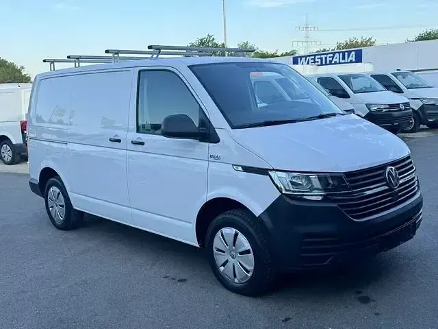 Gebraucht VW T6.1 110 PS (80 kW) 2021 Candyweiß Van