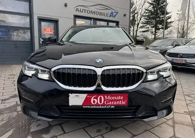 Gebraucht BMW 320 Performance 190 PS (139 kW) 2020 Skyscraper grau Kombi