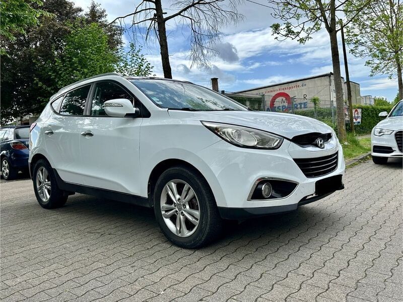 Weiß Gebraucht 2011 Hyundai ix35 Style SUV | 3.900 € (Superpreis) - Bild 1/4