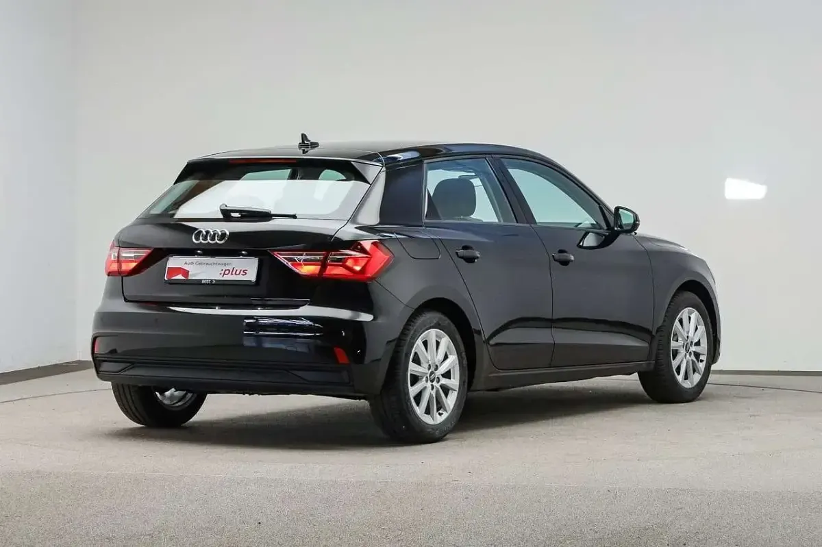 Gebraucht Audi A1 95 PS (69 kW) 2024 0e mythosschwarz metallic SUV