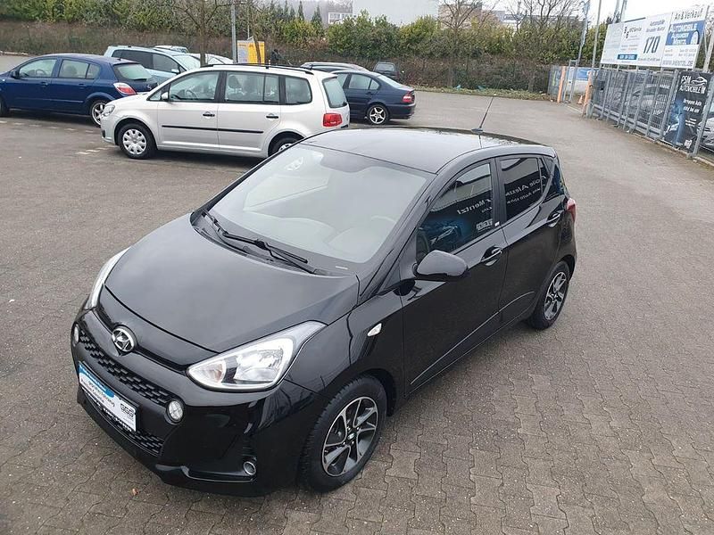Gebraucht Hyundai i10 Passion 87 PS (63 kW) 2018 Schwarz Kleinwagen
