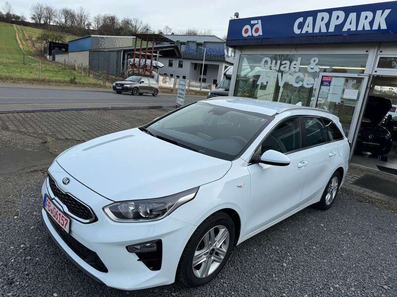 Weiss Gebraucht 2020 Kia Ceed Sportswagon Vision Kombi | 17.990 € (Fairer Preis) - Bild 1/4