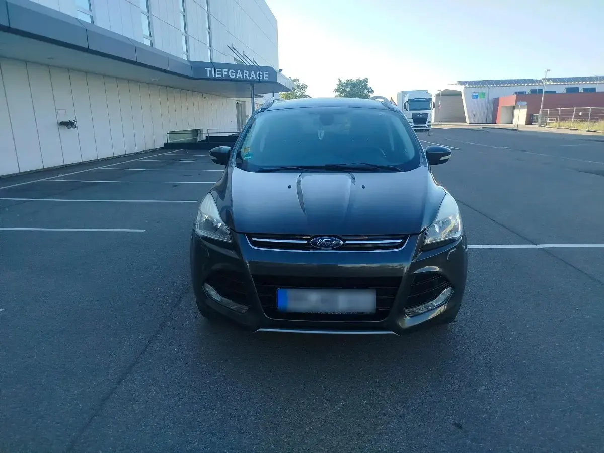 Gebraucht Ford Kuga 120 PS (88 kW) 2015 Grau SUV