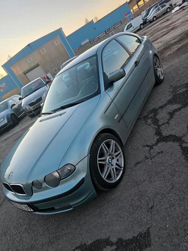 Gebraucht BMW 318 143 PS (105 kW) 2002 Silber Coupé