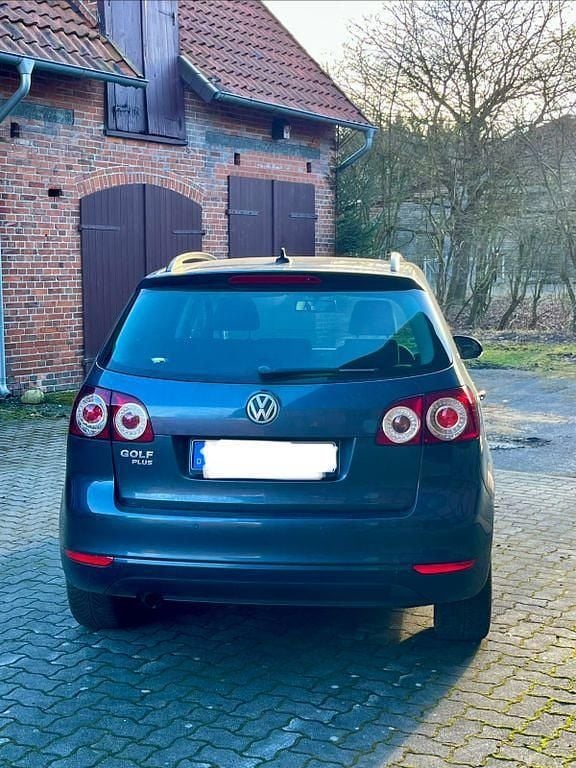 Używany VW Golf Team 105 KM (77 kW) 2011 Niebieski Minivan