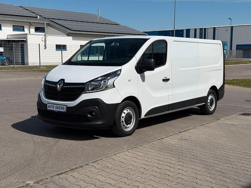 Gebraucht Renault Trafic Komfort 145 PS (106 kW) 2021 Weiß Van / Kleinbus