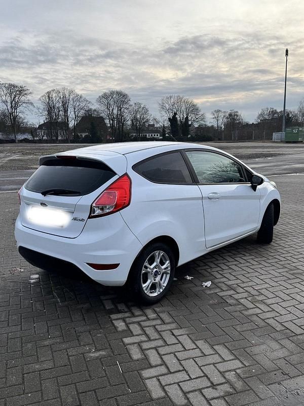 Gebraucht Ford Fiesta SYNC Edition 65 PS (47 kW) 2014 Weiß Kleinwagen