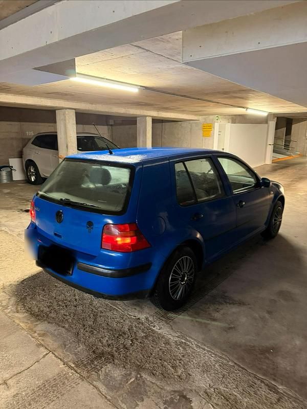 Usata VW Golf IV 75 CV (55 kW) 2000 Blu Berlina