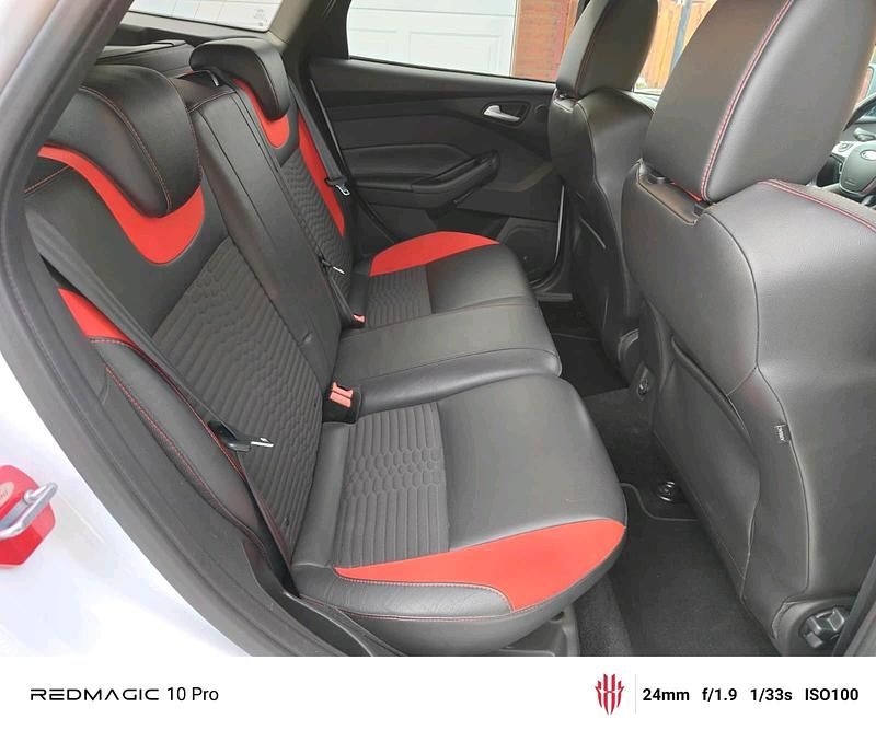 Gebraucht Ford Focus ST 250 PS (183 kW) 2013 Weiß Kombi