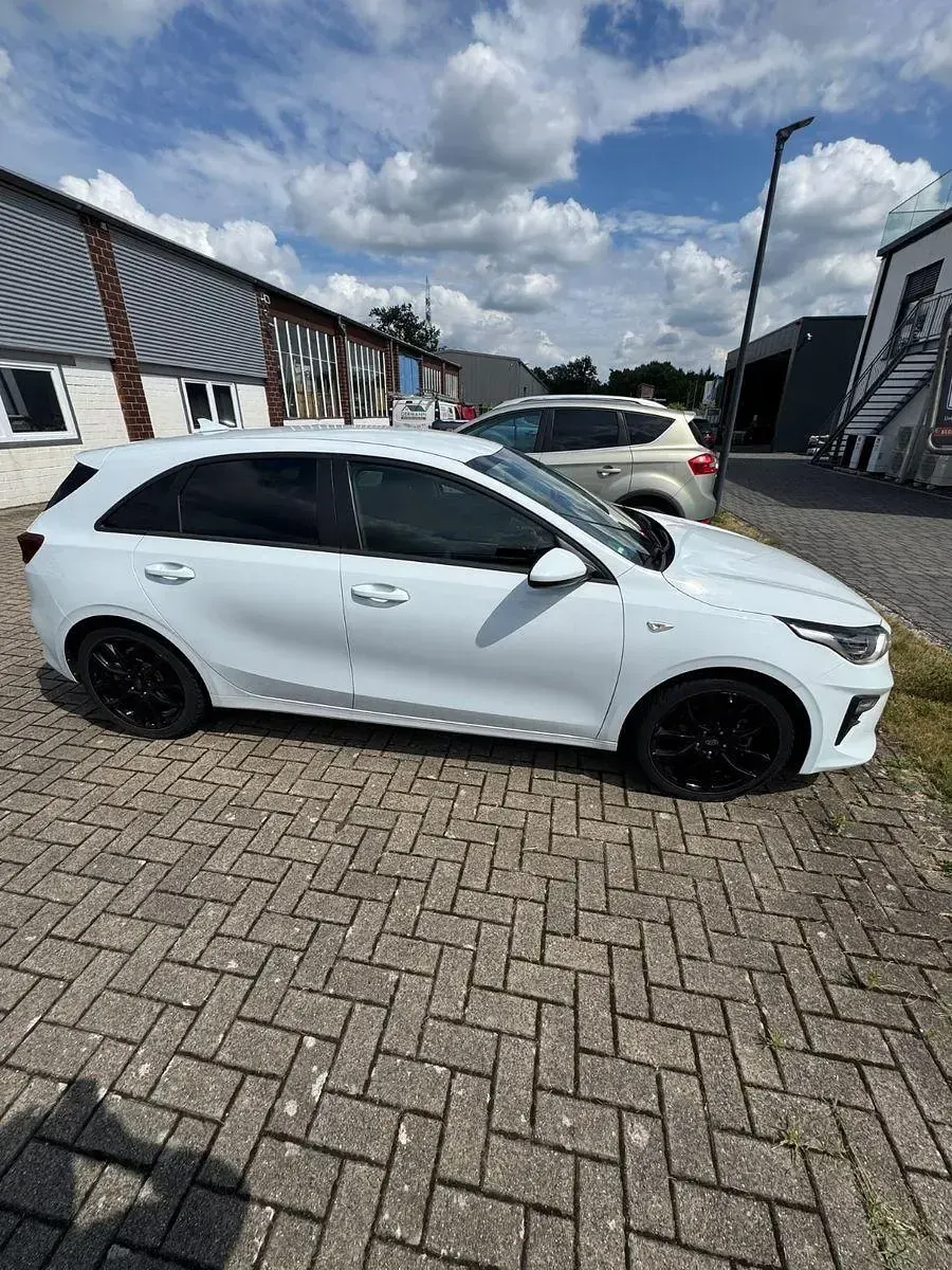 Gebraucht Kia Ceed Edition 7 101 PS (74 kW) 2019 Weiß Kleinwagen