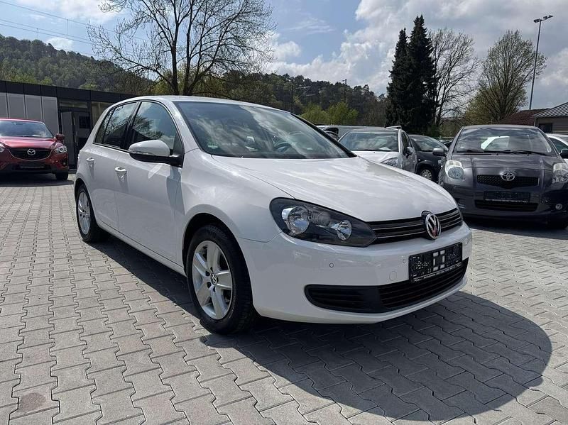 Gebraucht VW Golf VI Comfortline 122 PS (89 kW) 2010 Candyweiß Kleinwagen