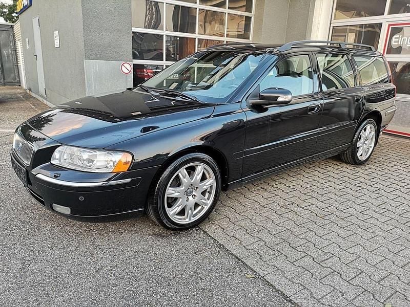 Schwarz Gebraucht 2006 Volvo V70 Summum Kombi | 4.650 € (Fairer Preis) - Bild 1/4
