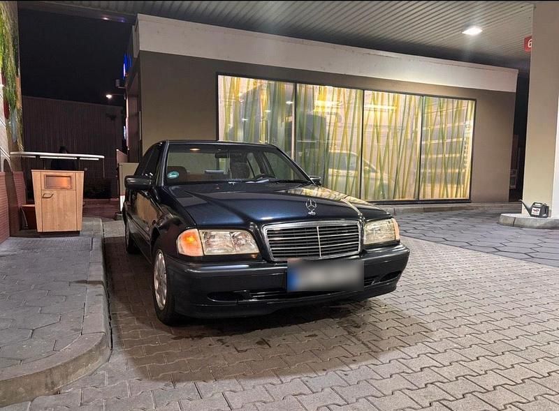 Gebraucht Mercedes C220 125 PS (91 kW) 1999 Blau Limousine