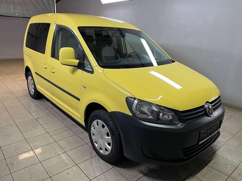 Gebraucht VW Caddy Trendline 109 PS (80 kW) 2011 Sunny yellow Van / Kleinbus