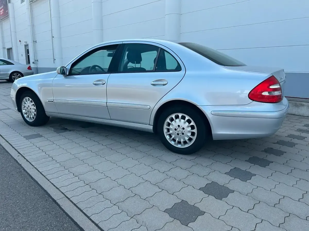 Gebraucht Mercedes E350 Elegance 272 PS (200 kW) 2005 Silber Limousine