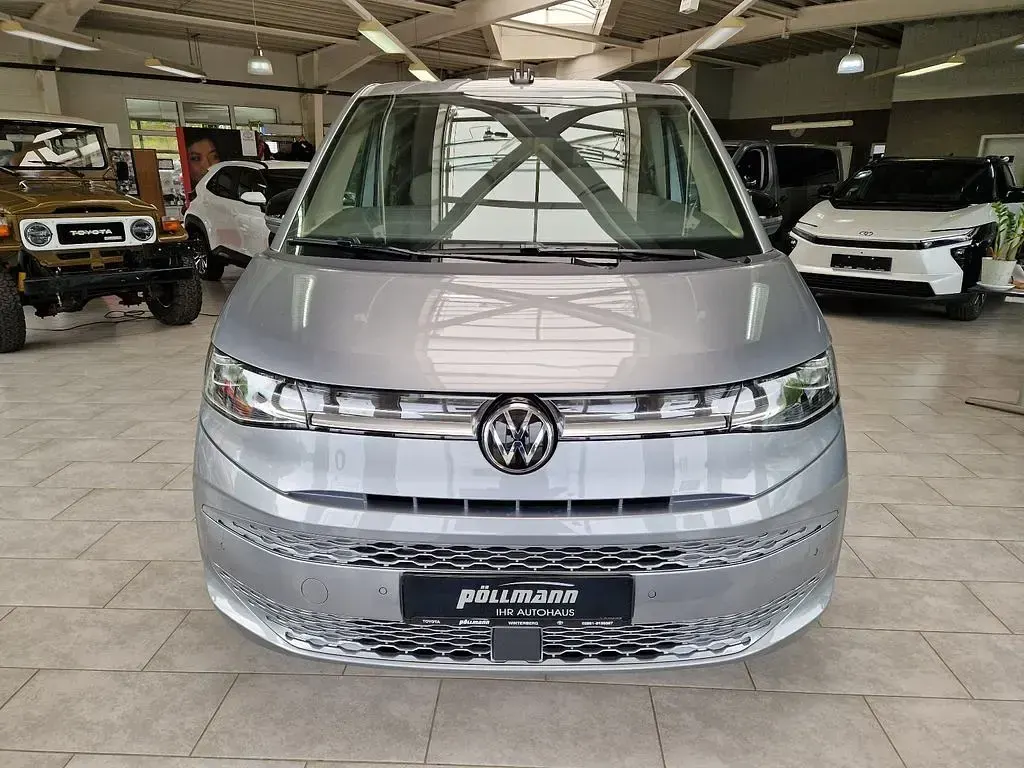 Gebraucht VW Multivan Style 150 PS (110 kW) 2024 Silber Van / Kleinbus