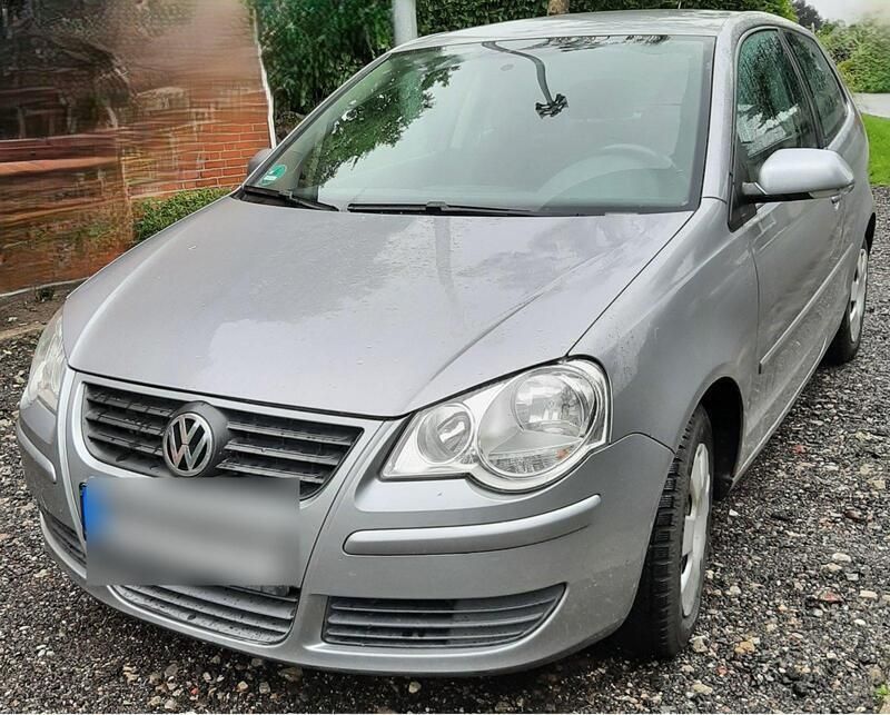 Grau Gebraucht 2009 VW Polo Trendline Limousine | 2.099 € (Superpreis) - Bild 1/2