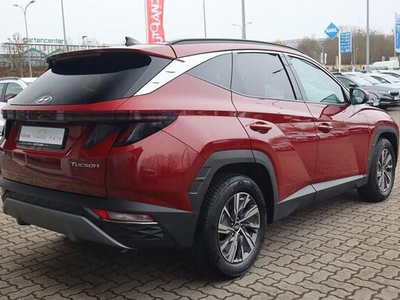 Gebraucht Hyundai Tucson 150 PS (110 kW) 2024 Rot SUV