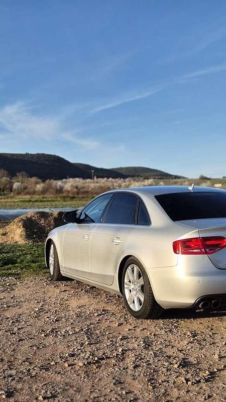 Gebraucht Audi A4 Ambiente 220 PS (161 kW) 2008 Silber Limousine