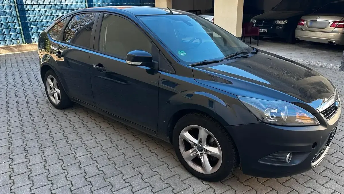 Second-hand Ford Focus 125 CP (91 kW) 2010 Negru Berlinǎ